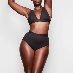 SKIMS Cotton Plunge Bralette in Soot